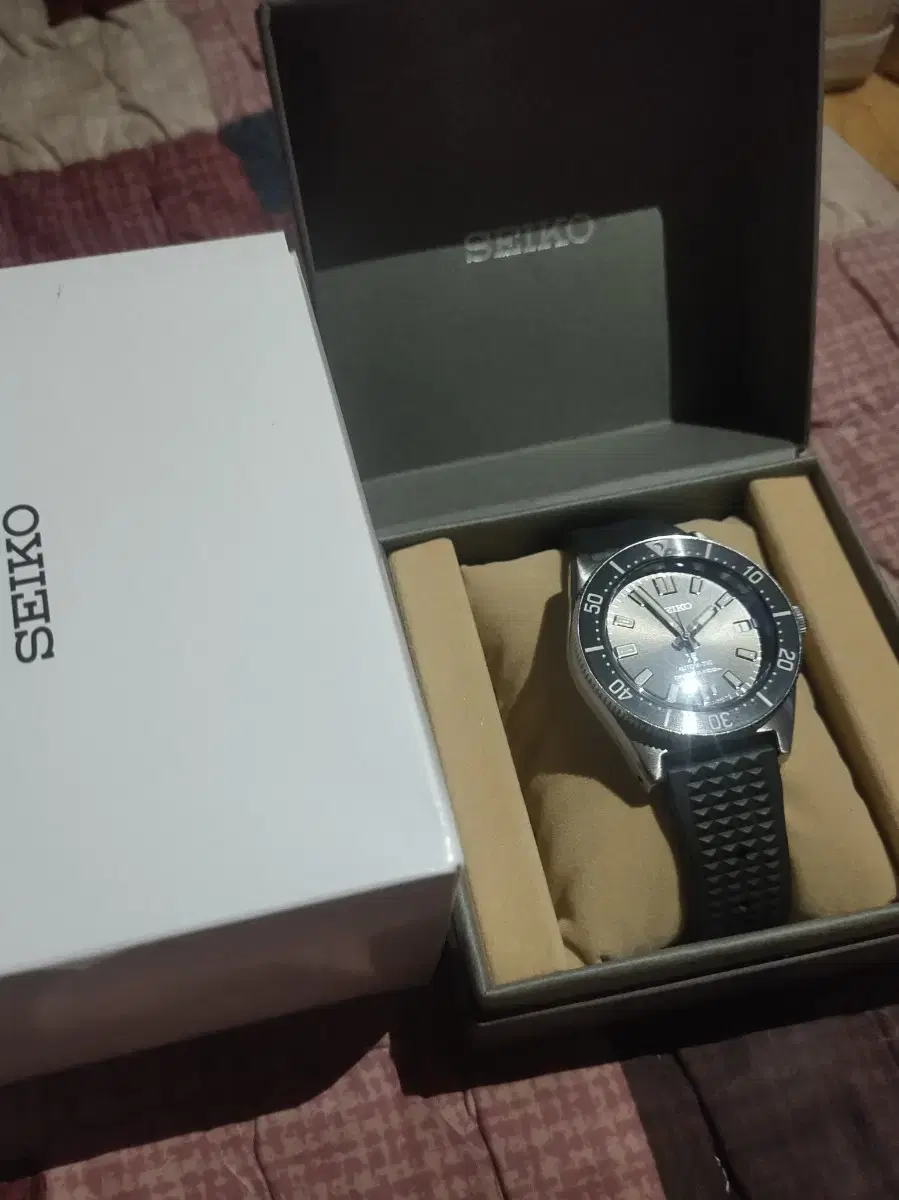 SEIKO  SPB143 신형(3시 야광 마킹)